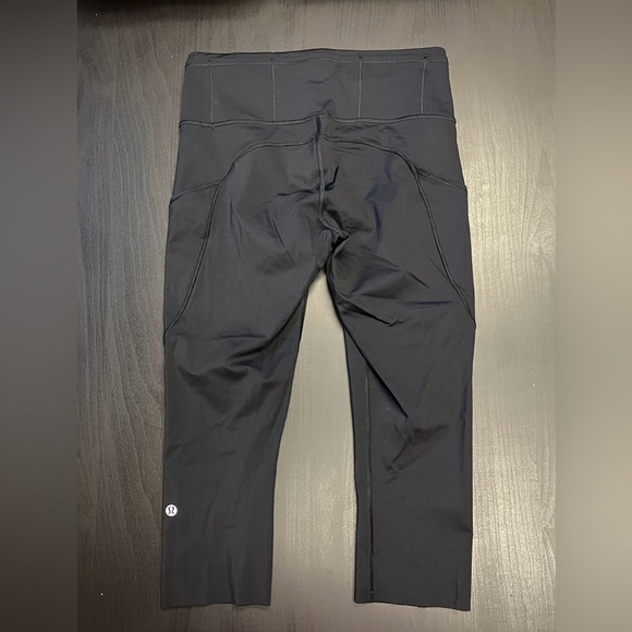 Lululemon Fast & Free Crop II *Nulux 19" - Sz 8 - Picture 4 of 5